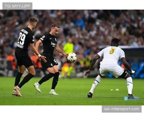 法兰克福格策送出13次关键传球 组织中场核心 法兰克福格策送出13次关键传球 组织中场核心